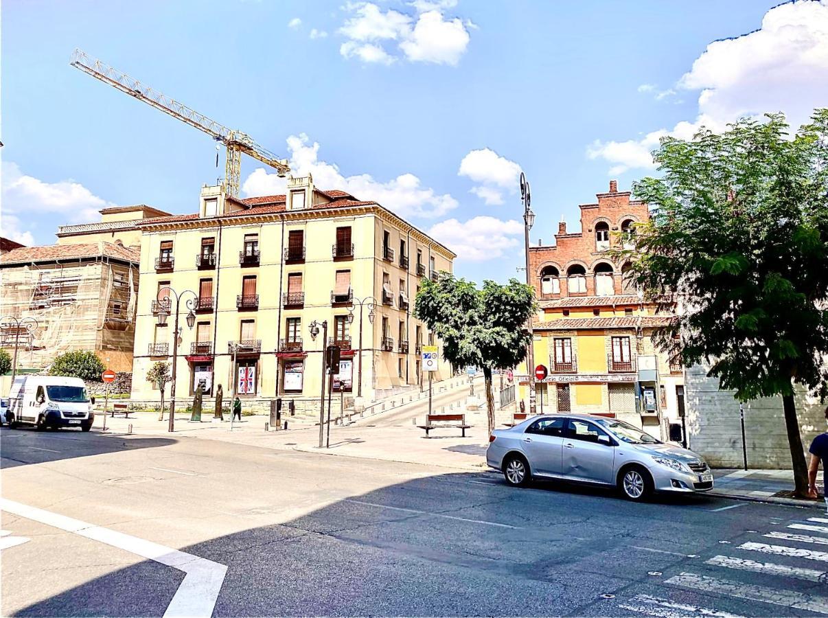 Housing Leon Marigold Apartment Bagian luar foto