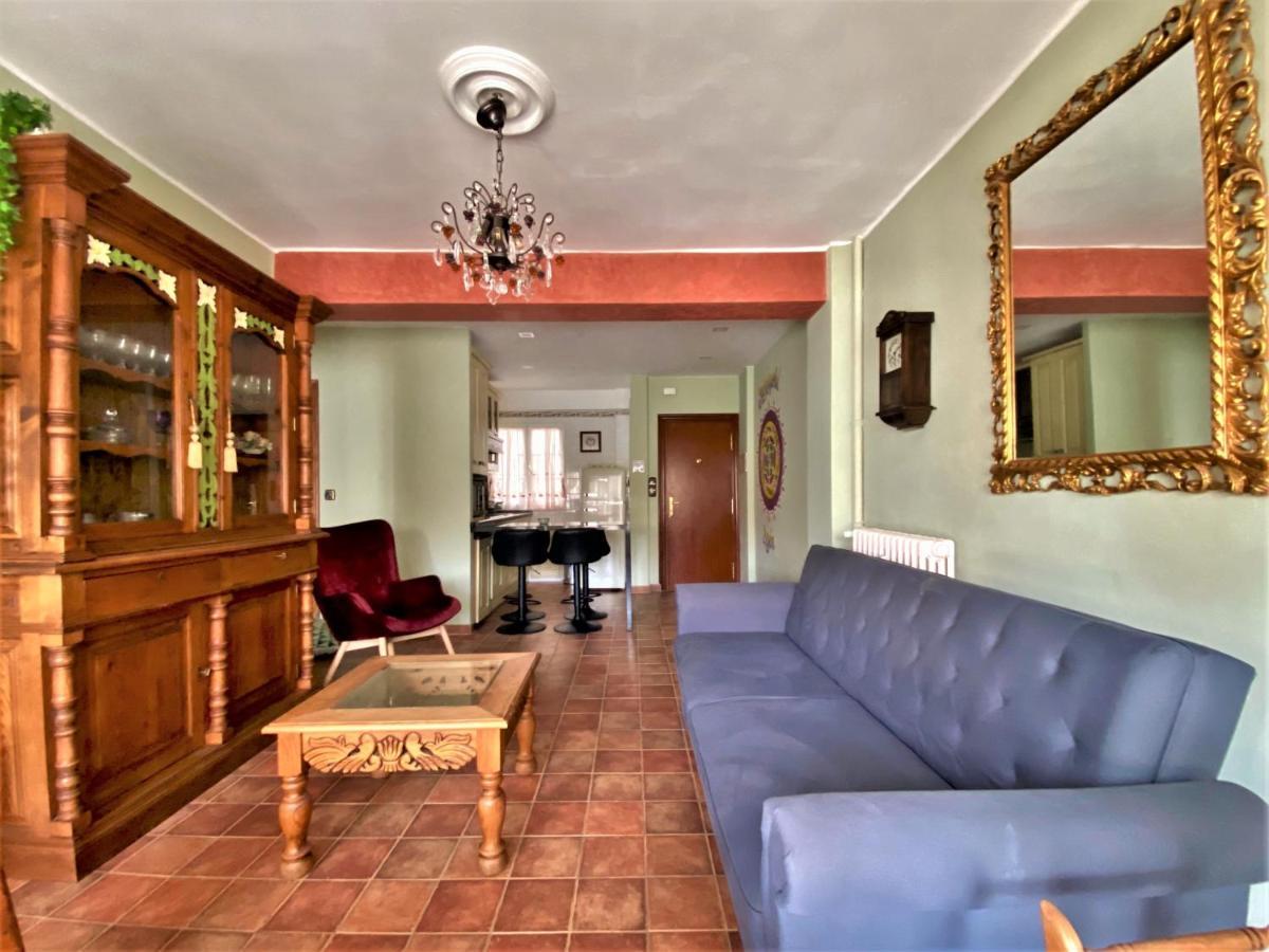 Housing Leon Marigold Apartment Bagian luar foto
